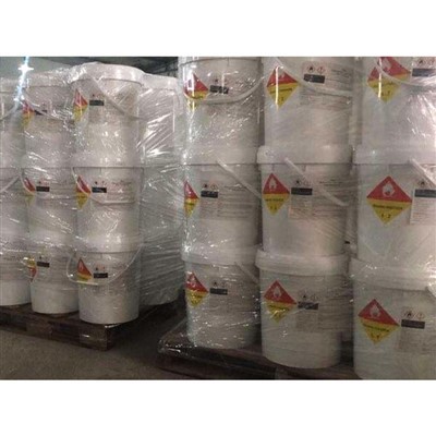 Qual é o tempo de cura da Poly - Putty Base?